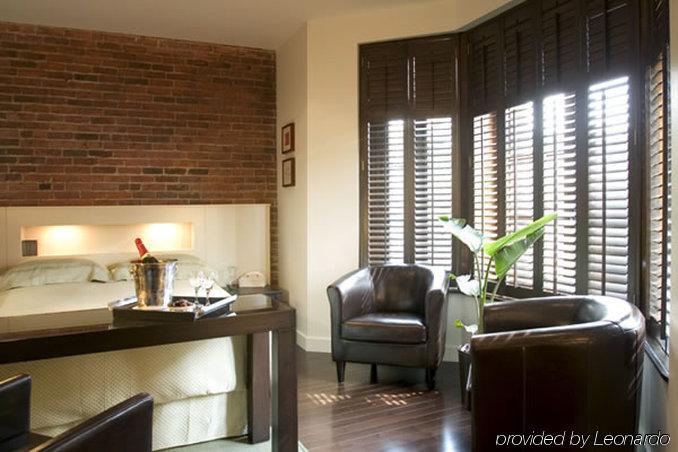 1595 Saint-Denis Hotel Montreal Room photo